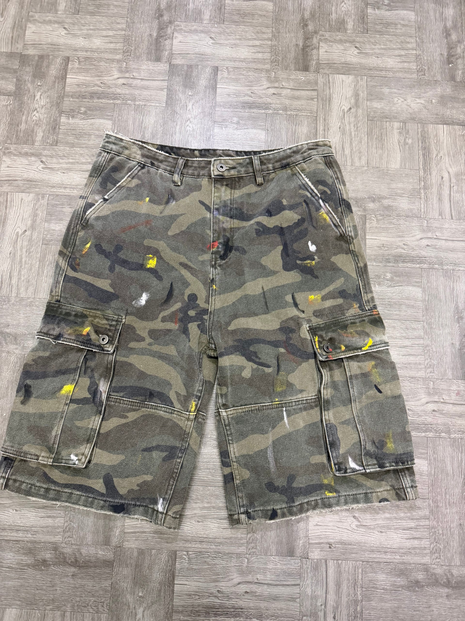 CODE CAMO CARGO SHORTS