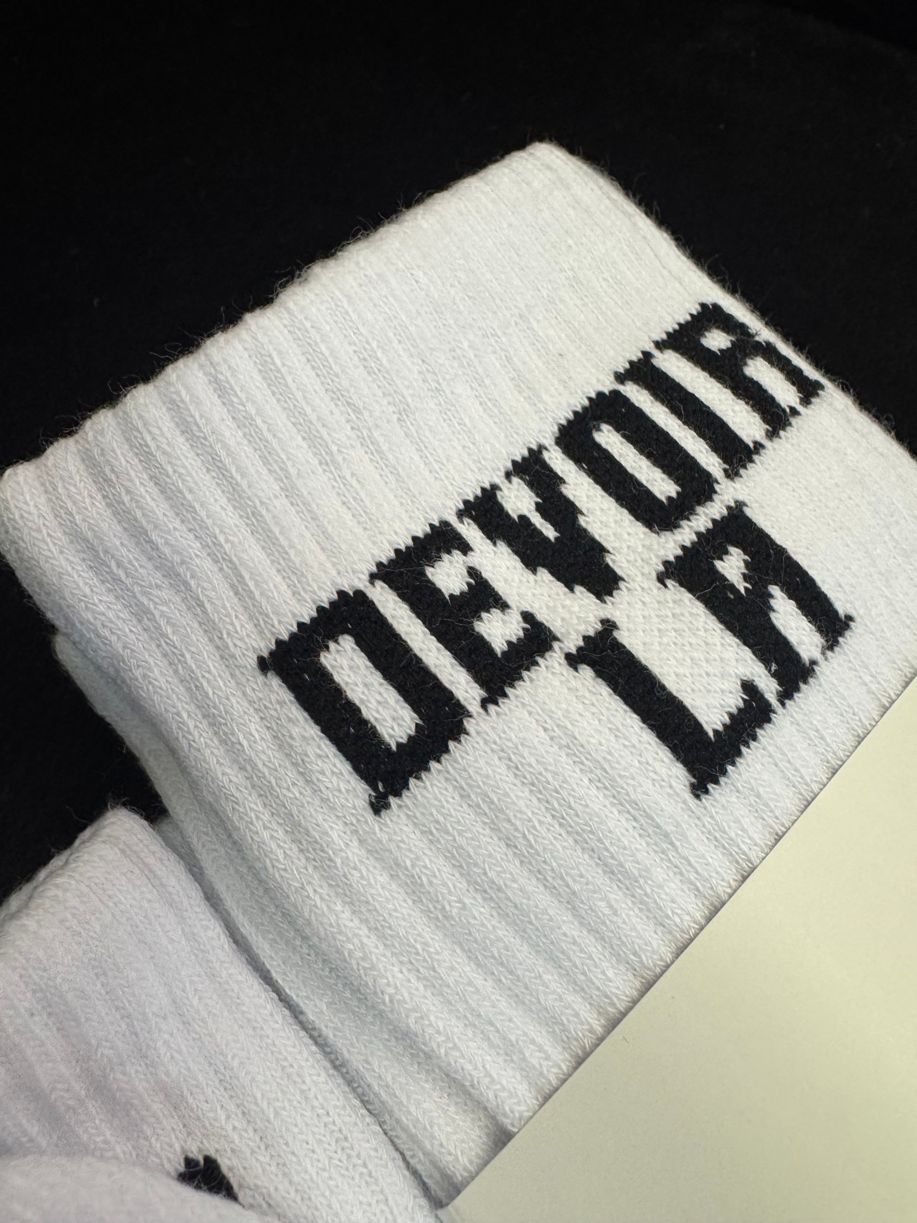 Devoir LA socks